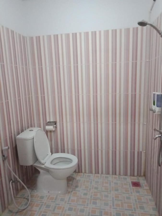 Hotel Meganita Mamuju 外观 照片