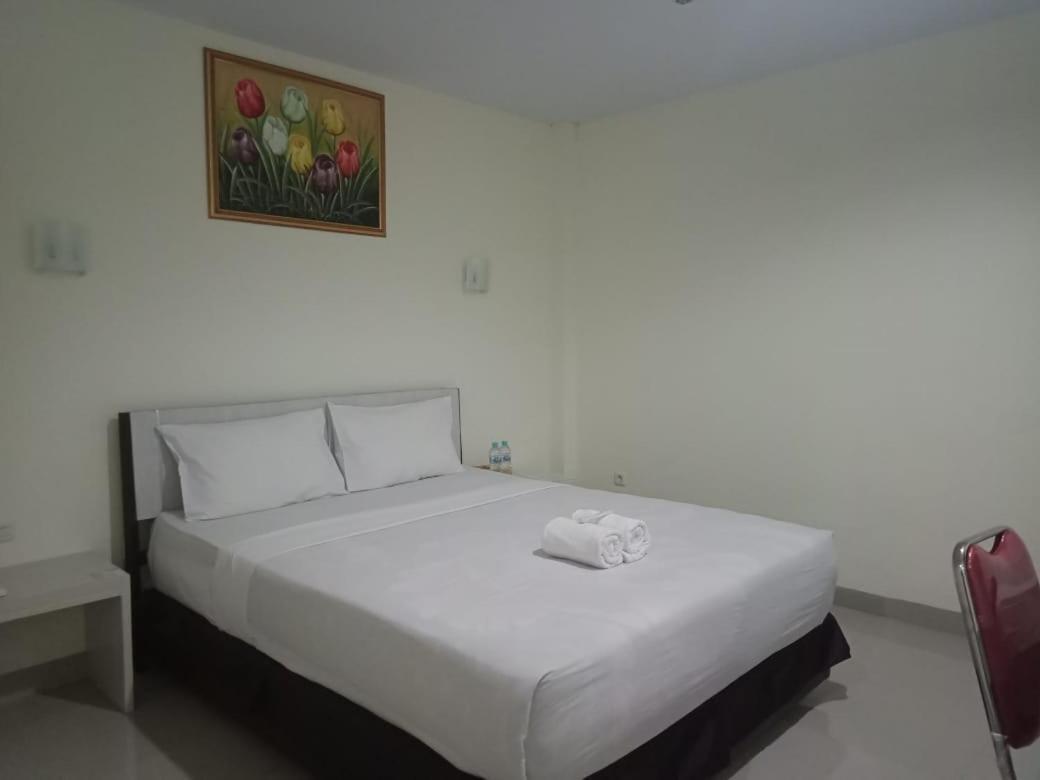 Hotel Meganita Mamuju 外观 照片